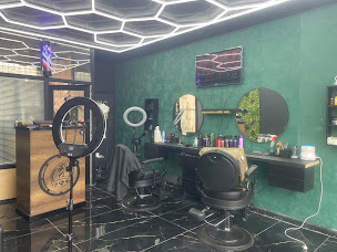 Photo n°1 de Les S Barber & girls à La Crau (Salon de coiffure)