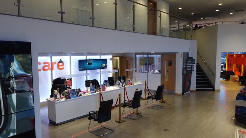 Perrys Chesterfield Ford Store photo 3