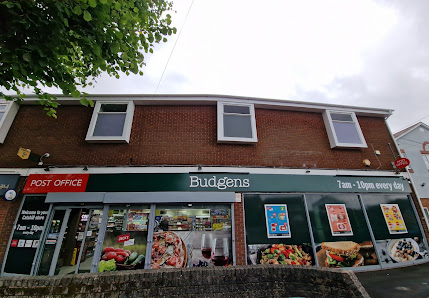 Budgens - Catshill 133 Golden Cross Ln, Catshill, Bromsgrove B61 0LA, United Kingdom
