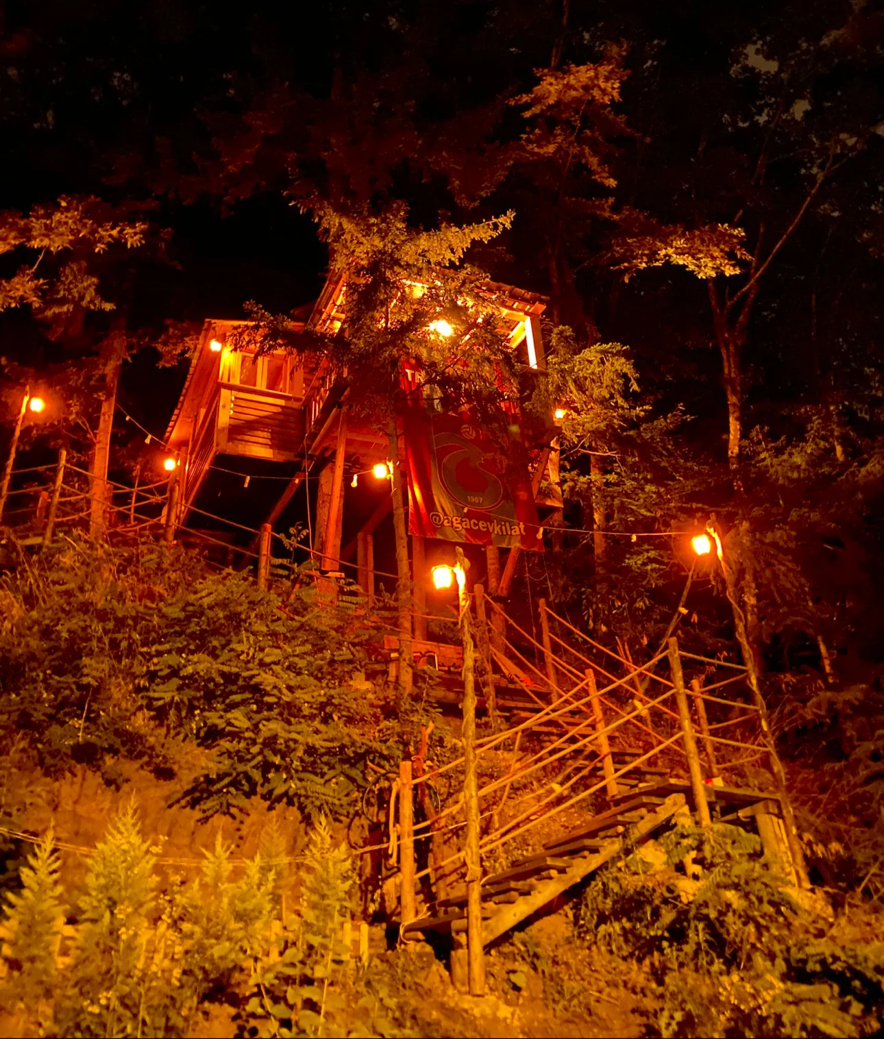 Agacevkilat (treehouse)