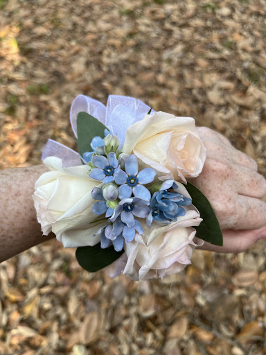 Pope’s Petals - Thumbnail