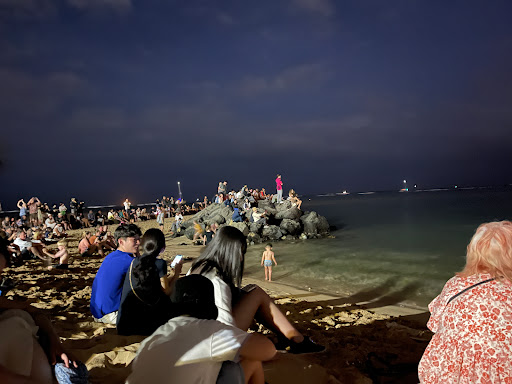 Waikiki Friday Fireworks - Thumbnail