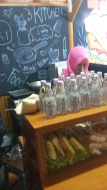 BIG KEDAI, Author: momy qinara