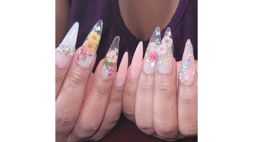 Fanciful Nailz and Beauty