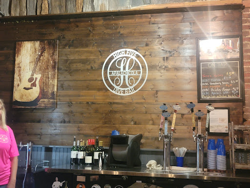 High Five Dive Bar - Visual