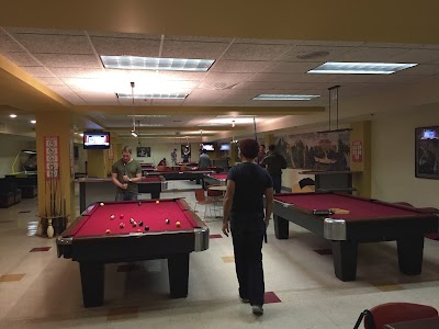 Memorial Union CyBowl & Billiards