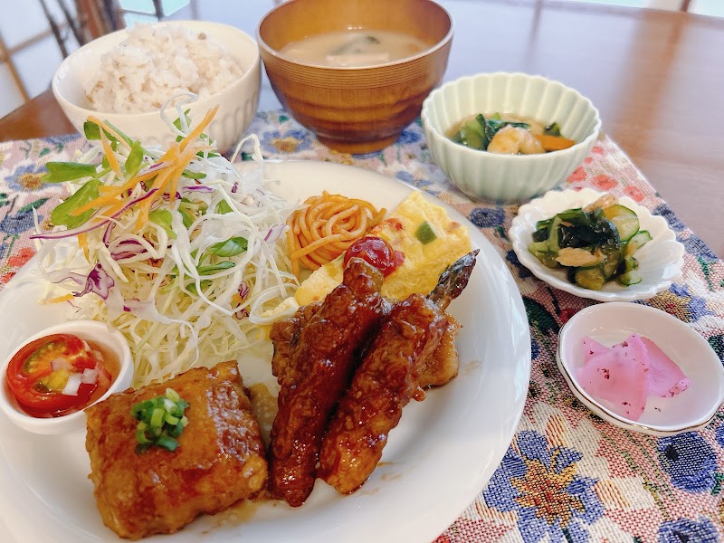 トナリ~cafe&lunch~