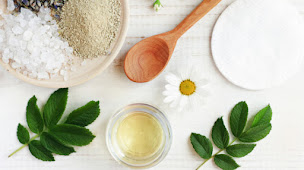 Photo n°2 de L'éclat de soi- Socio esthéticienne pratiquant dans Hôpitaux,Cliniques,Soin palliatifs-Brest à Le Relecq-Kerhuon (Maison de retraite)