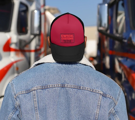 Cwtch Customs - Visual