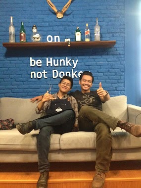 HUNKY DORY Barbershop Cibinong, Author: Bagas Dewantara