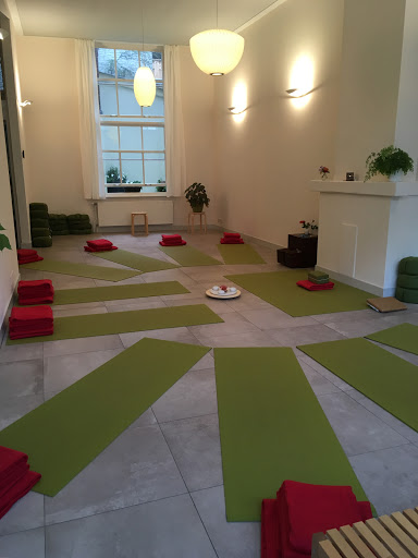 BARA yoga en Japanse taal Gallery - Netherlands