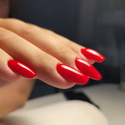 Manikiury i Fryzury, manicure tytanowy Ochota, podolog Ochota, zabiegi na twarz