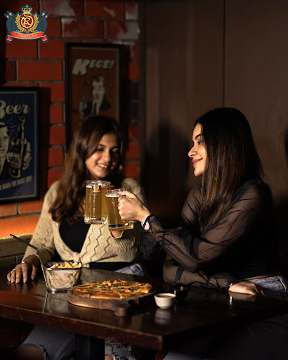 Who needs a therapist when you have a friend and a beer?🥰❤️ post image