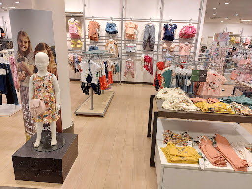 c a, C&A Stores nearby Peine - Thumbnail