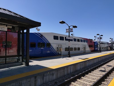 Frontrunner UTA