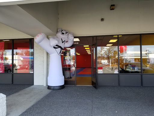 Han's World Class Taekwondo Academy. Mill Plain - Thumbnail