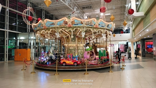 Centre Commercial Carrefour La Ville Du Bois - Thumbnail