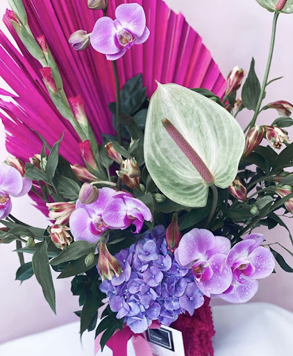 Trinity Beach Florist - Oceanic Style and Blooms - Thumbnail