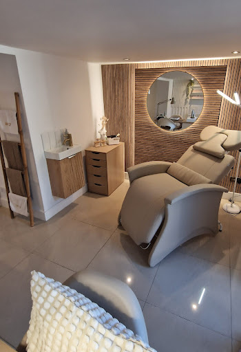 Love Beauty Gee Cross