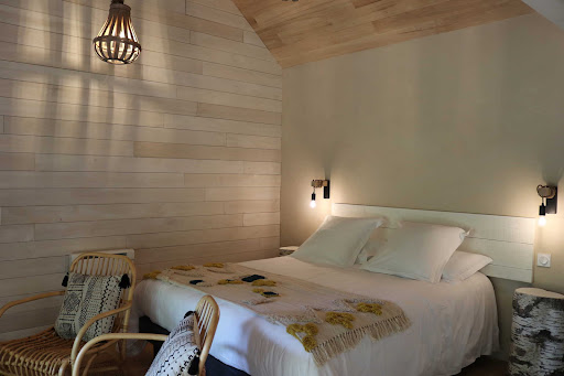 Photo de Écrin d'Auvergne insolite : Cabane - Lodge avec Spa Privatif Auvergne à Champs-sur-Tarentaine (15270)