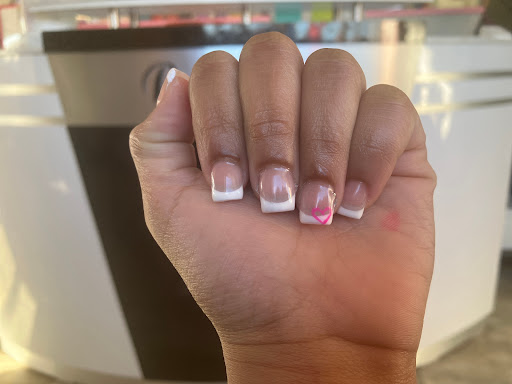 UBER NAILS - Visual