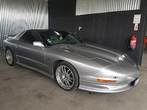 Photo n°10 de D.KUSTOM à Le Port (Atelier de réparation pour motos)