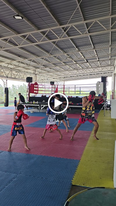 โรงเรียนมวยไทยลุมพินี Lumpinee Muaythai School photo 5