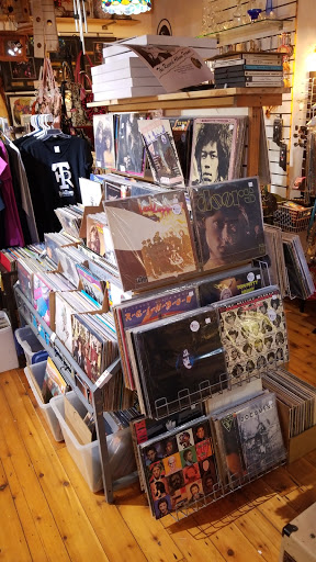 Moustique Music and Boutique - Thumbnail