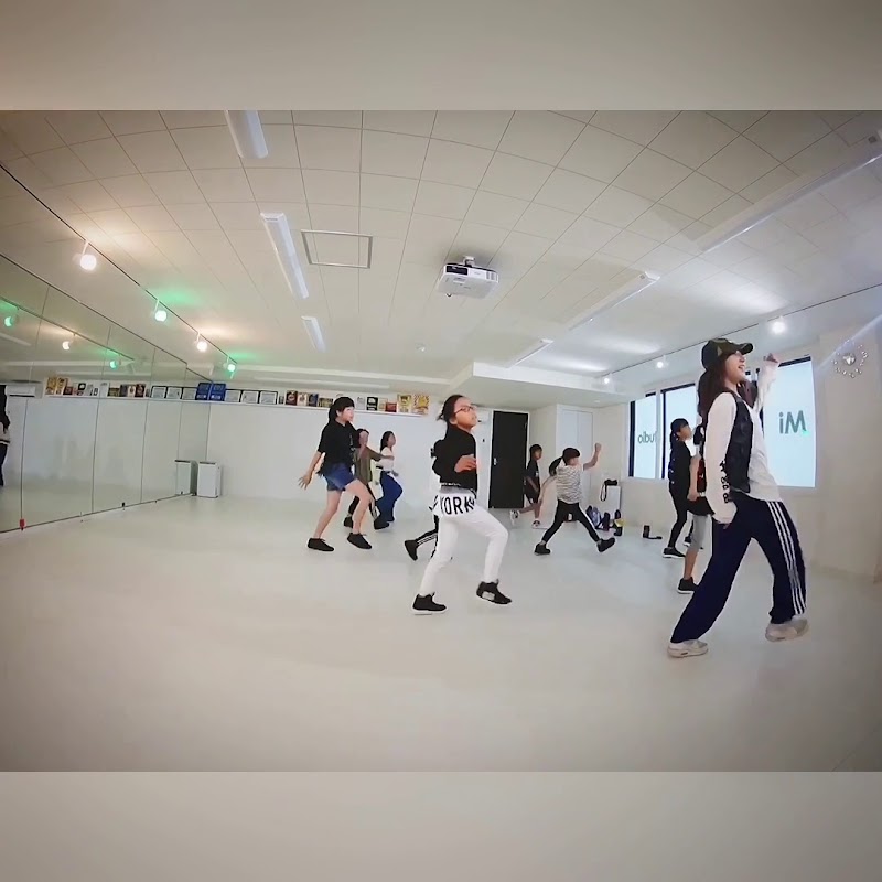 Mi Crew Dance Studio