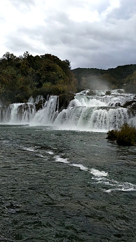 Gulini 78a, 22221, Lozovac