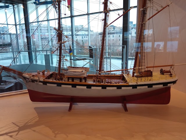 Le Bateau-Mouche au Vieux-Port de Montréal