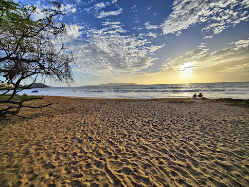 Poolenalena Beach aka Chang's Beach - Parking