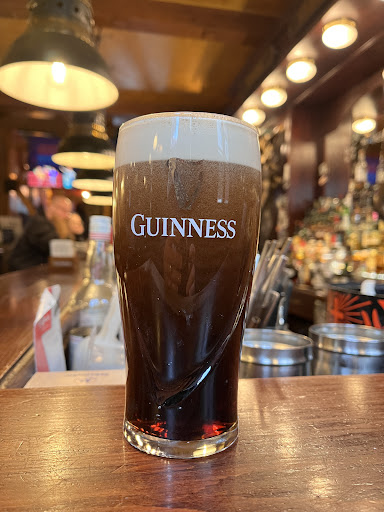Molly Malone Irish Pub - Visual