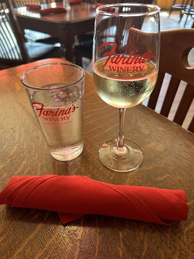 Farina's Winery & Cafe Grapevine - Thumbnail