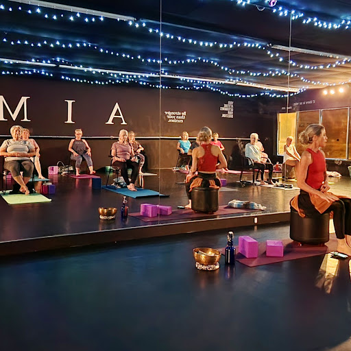 Bending Light Yoga - Visual
