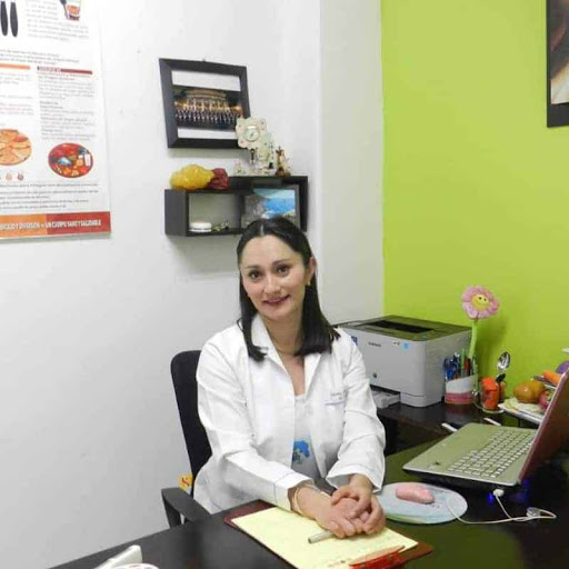  Nutrióloga en Leon Guanajuato. Carolina. Nutrióloga Pediatra, control de peso , clinica
