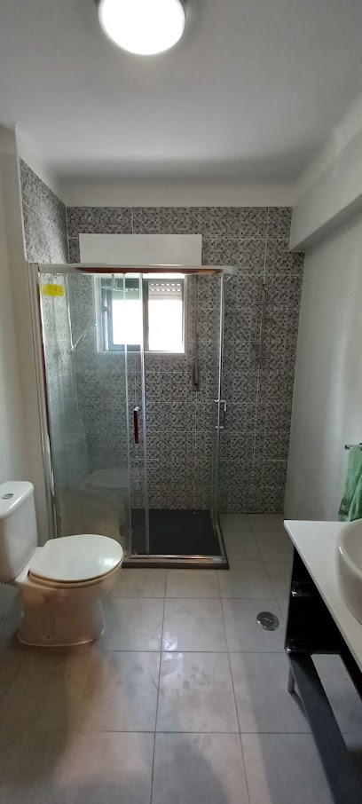 C.B.Remodelacões&Serralharia localiza-se em R. da Esperança, 2670-734 Fanhões