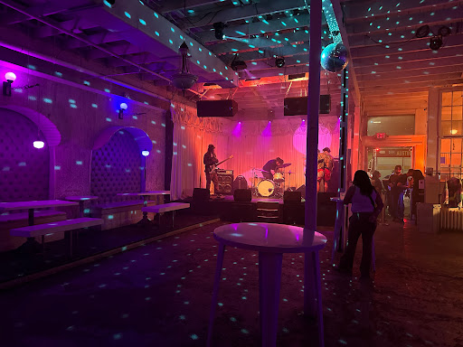 Barbarella Austin - Visual