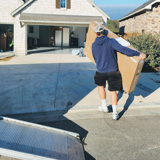 Bobcat Movers - Visual