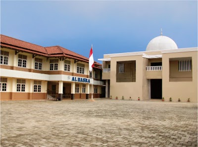 Photos of Yayasan Al-Hasra
