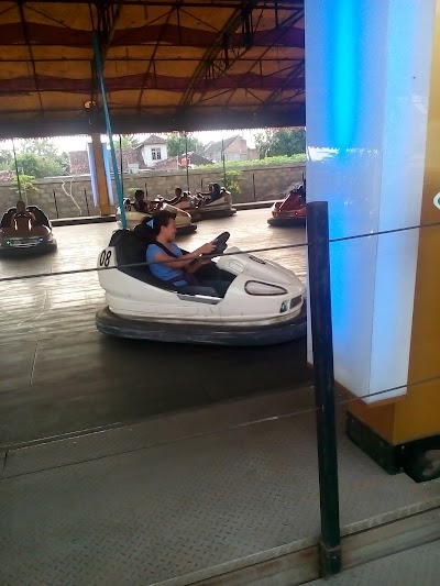 Photos of Kids Fun - Blaster Boat