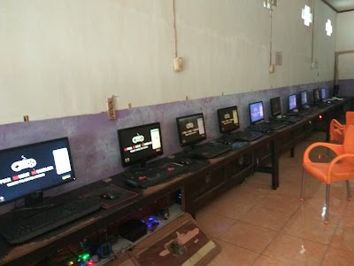 Photos of Aanet Batukajang