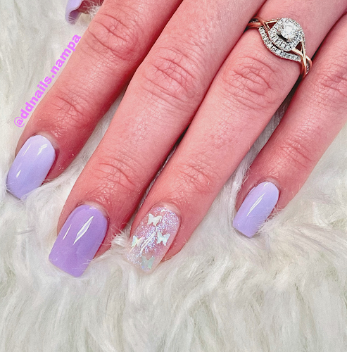 Dd Nails interior view