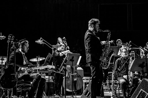 NAUKA GRY NA GITARZE / MUZYK - PAWEŁ BIDERMAN