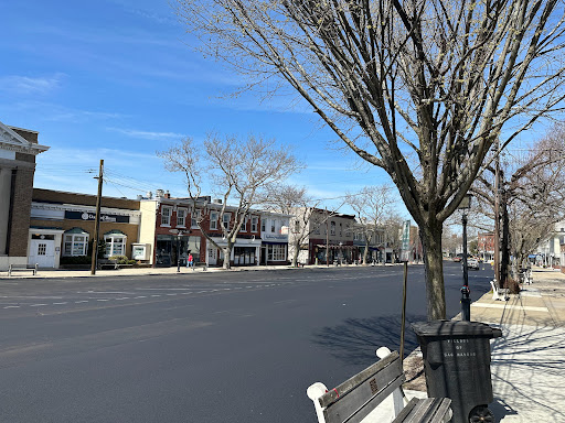 Douglas Elliman Real Estate Office in Sag Harbor, NY