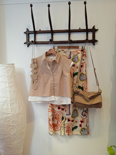 SAHA . Moda y complementos. - Visual