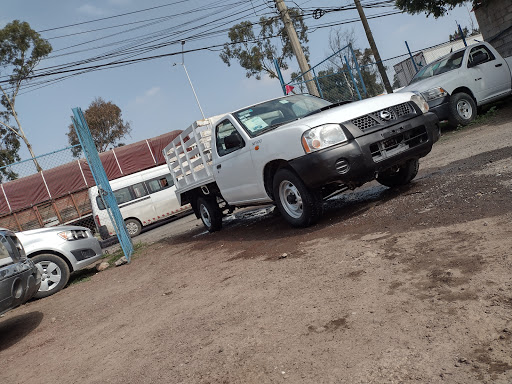 Lote de autos el rayo