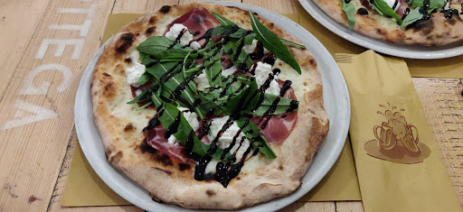 Pizza&Bottega Gallery - Italy