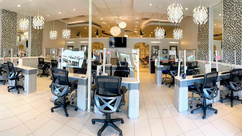 Creative Nails Spa Naples interior view