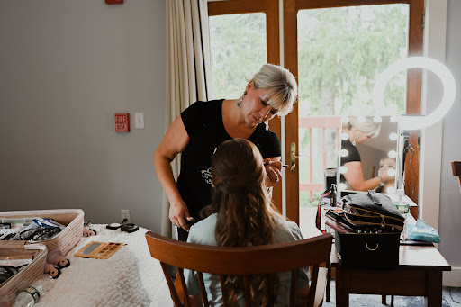Studio 28 Professional Make up Artists Logo